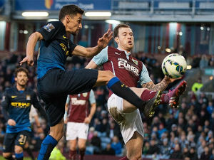 Сити "неће" титулу, Арсенал победио