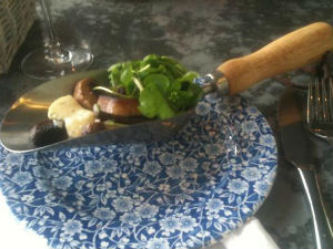 Сигурни сте да су то тањири?!