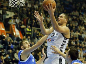 Партизан победио Задар и остао у трци за друго место