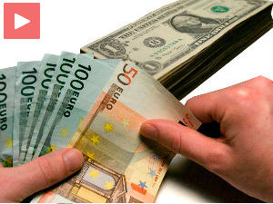 Евро вртоглаво пада ка долару