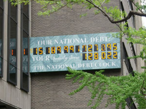 САД пробиле границу јавног дуга 