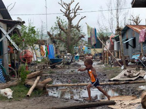 Циклон "Пам" однео 24 живота, 3.300 расељених