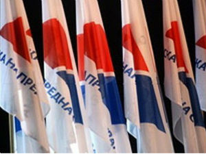 СНС: Преузимамо политички ризик за реформу просвете