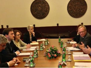 Министри са Муижниексом о људским правима у Србији