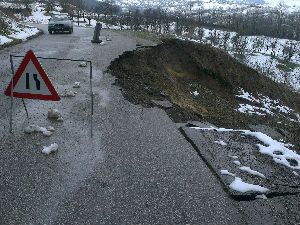 Клизиште прети да уништи Јасиковицу