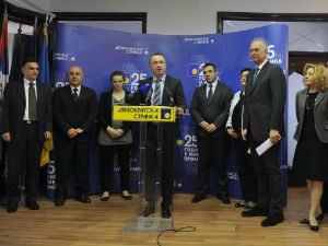 Влада у сенци тражи смену Гашића 