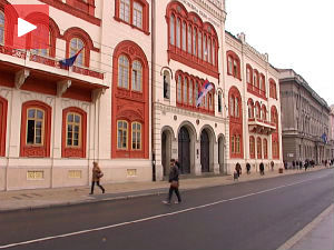 Скупе школарине терају студенте у иностранство?