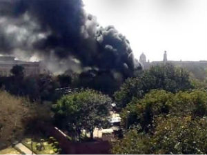 Пожар у згради индијског парламента