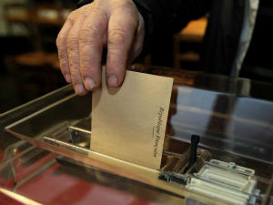 Француска, успех деснице на локалним изборима