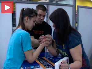 Шампионка у обарању руке