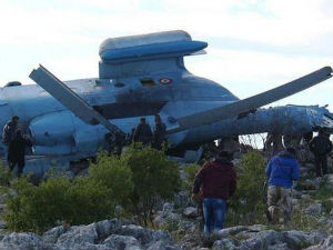 Сирија, оборен хеликоптер, пилот убијен