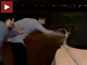 Бесни навијачи Реала лупали по колима играча, смирио их Рамос