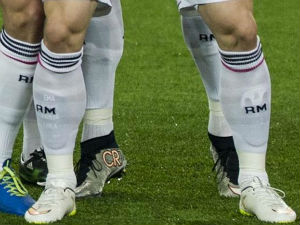 Традиција, Роналдо поново на прстима