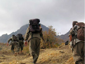 Турска војска гранатирала Курде