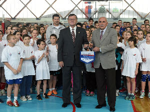 "Наша страна мреже"