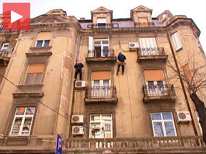 Оронуле фасаде претња Београђанима