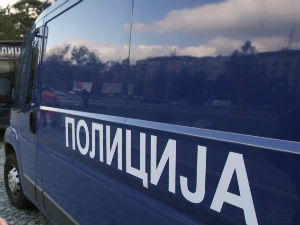 Мушкарац повређен ножем у кафанској тучи