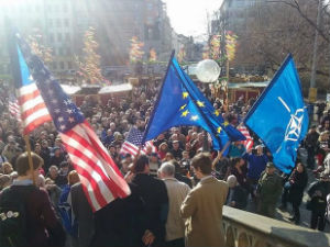 Бура због проласка војног конвоја САД и у Прагу