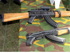 Балкан плива у оружју из деведесетих