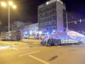 Прототипом нове „седмице“ се забио у полицију!