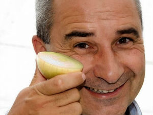 Више нећемо плакати док сецкамо црни лук?