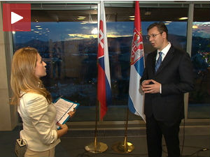 Вучић: Слике паљења заставе не доприносе бољем имиџу Србије