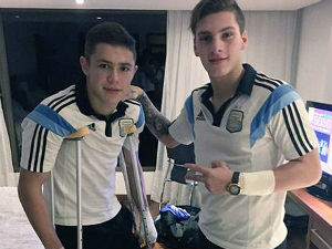 Славећи гол на "Фифи", Аргентинац испао кроз прозор