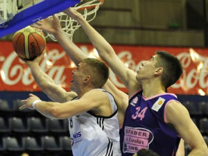 Партизан убедљив против Мега Лекса