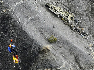 Окончана потрага за телима жртава авионске несреће у Алпима 