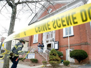 Срушио се кров за време ускршње мисе