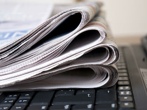 Новинарење