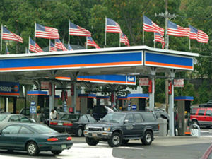 САД, најниже цене бензина у последњих шест година