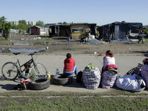 Пауновић: Радимо на побољшању положаја Рома 
