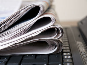 Новинарење