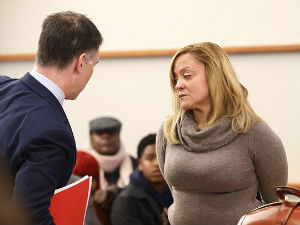 Била истовремено удата за осам мушкараца?