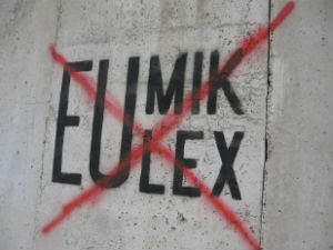 Ноје цирхер цајтунг: ЕУ заказала на Косову