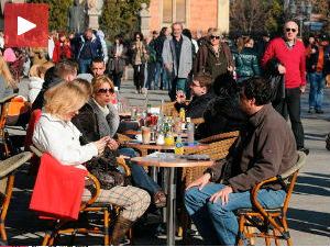Уплив политике у рад савета мањина, за и против
