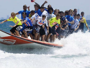 Стиже даска за сурфовање за 62 особе