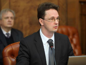 Вербић: Ускоро нови закон о уџбеницима