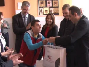 Вулин уручио поклоне Дому за децу у Сомбору