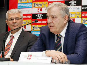 Караџић: Уз овакву опозицију, бићу председник док дишем