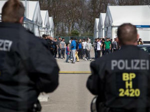 Туча Албанаца и Еритрејаца у азилантском дому