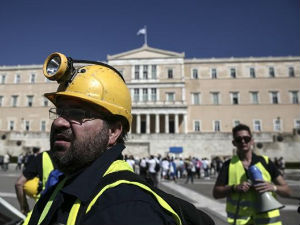 Хиљаде рудара на улицама Атине