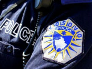 Бачен молотовљев коктел на пумпу у Зубином Потоку