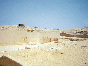 Руски археолози пронашли бели зид Мемфиса