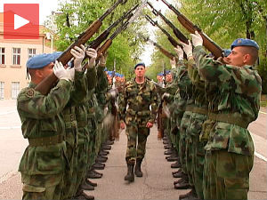 Српски гардисти увежбавају корак за Параду у Москви