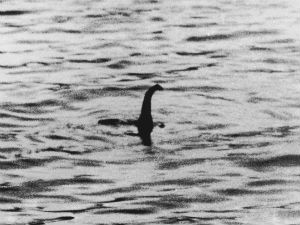 Чудовиште из Лох Неса 81 годину „пред објективом“