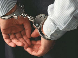 Хапшење због пребијања металном шипком