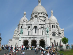 Париз, предухитрени напади на цркве 