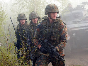 Бивши министар на мети због фелеричне пушке